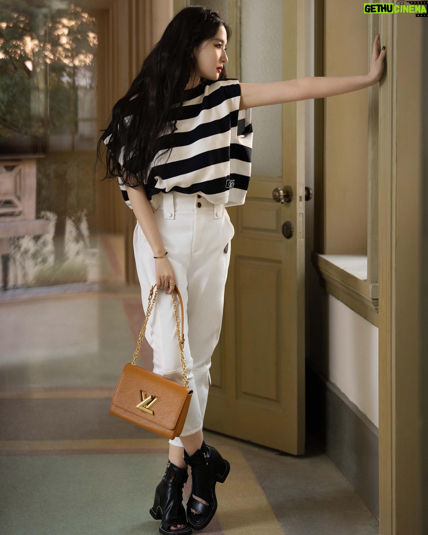 Liu Yifei Instagram - style for spring 🌼 @LouisVuitton #louisvuitton #LVTwist