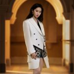 Liu Yifei Instagram - Thank you for the gift @louisvuitton! Looking forward to the show! #LVFW22 @NicolasGhesquiere #Louisvuitton #LVMoonlight