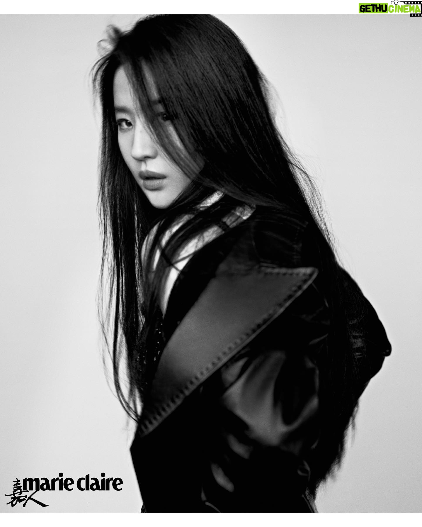 Liu Yifei Instagram - I like this style 😎 @louisvuitton @marieclaire.china