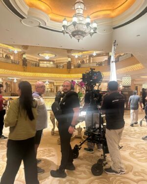 Liu Yifei Instagram - Came to Abu Dhabi to film a commercial for the new season. Thanks to @visitabudhabi and Etihad Airways for the warm welcome cake and the amazing bag created by local artisans. I really loved it!