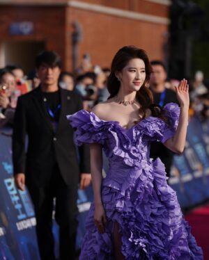 Liu Yifei Instagram - “Wish” premiere in Shanghai ✨ @disneywishmovie 
#disney