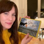 Liv Tyler Instagram - Slinky Malinki by Lynley Dodd, published by @puffinbooksuk @savechildrenuk @savewithstories As the world grapples with the coronavirus pandemic, children’s lives are being turned upside down. By donating to Save with Stories, you can support the most vulnerable families in the UK and around the world by helping to provide early learning packs, supermarket vouchers, essential household items and virus protection. #SaveWithStoriesUK #SaveWithStories Thank you dear gorgeous @poppydelevingne for organizing all of this💗💗💗