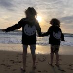 Liv Tyler Instagram - Thank you ocean 💗 @graphigang 🥰