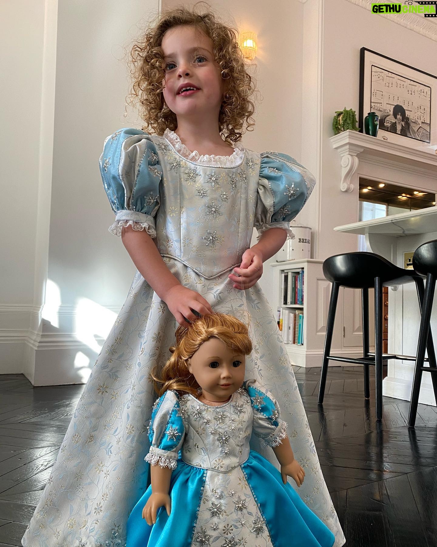 Liv Tyler Instagram - Thank you @lewisandcrane for the most beautiful hand made dresses for Lula and her dolly 😍💗🥰