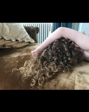 Liv Tyler Instagram - 💗 Lula Rose 🌹 
The evolution of these heavenly curls