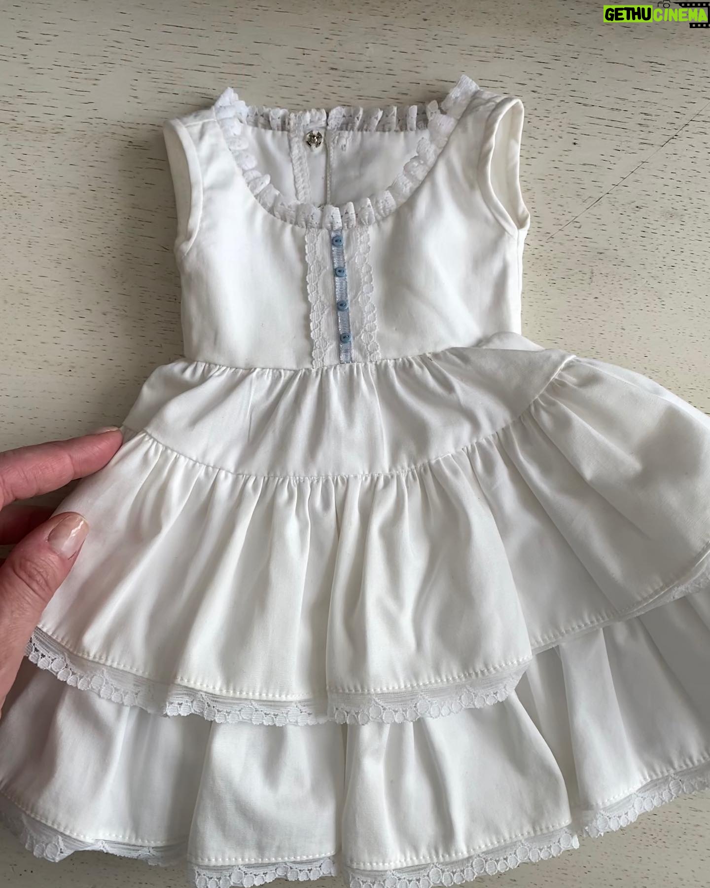 Liv Tyler Instagram - Thank you @lewisandcrane for the most beautiful hand made dresses for Lula and her dolly 😍💗🥰