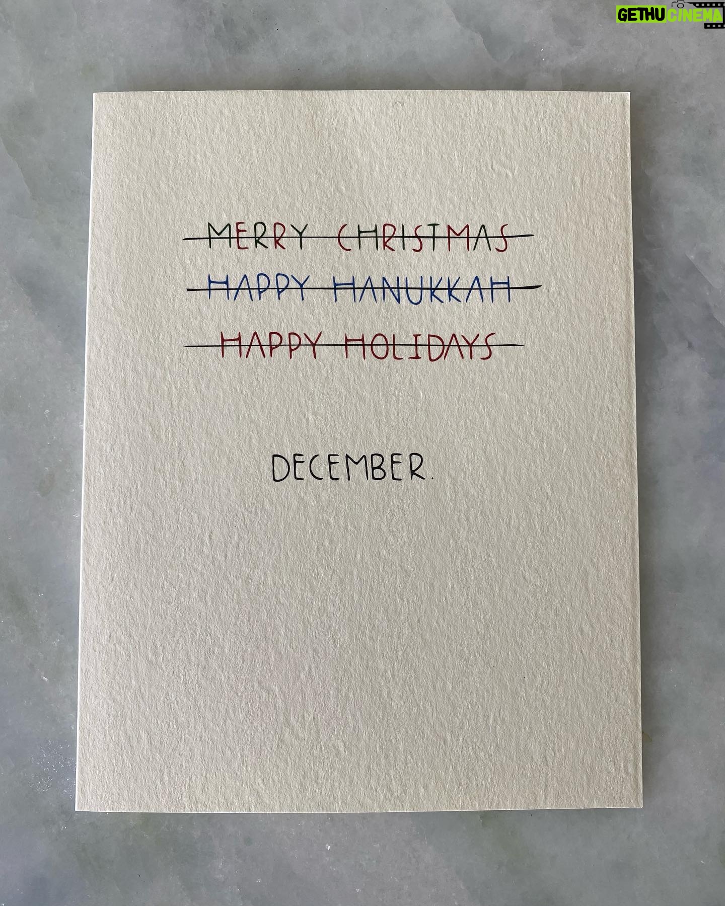 Liv Tyler Instagram - 💗 Happy December 💗 Happy everything 💗 @popandpaper