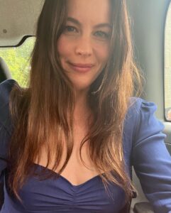 Liv Tyler Instagram - 💗London time / Summer time / black taxi time 💗
