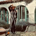 Liv Tyler Instagram - 🫒 oLIVe oil abundance 💗 To be continued in 2024 ….