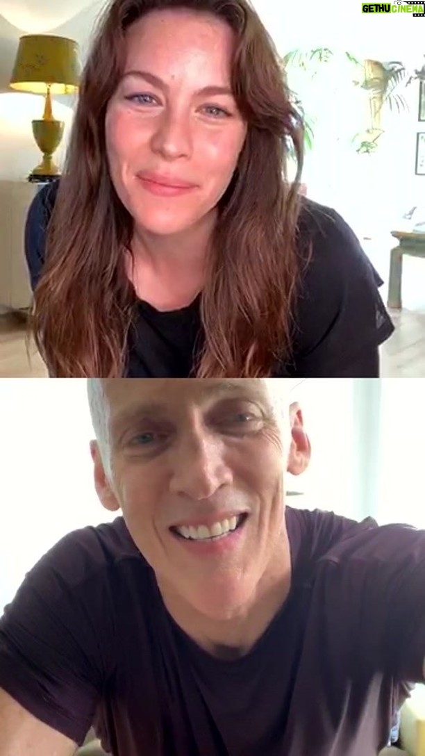 Liv Tyler Instagram - At home quarantine workout with the wonderful @davidkirsch @honeycomb.fit in support of @thelunchboxfund My first Instagram live ever !!! 🥰 @honeycomb.fit will be making a generous donation to a charity that is very important to me @thelunchboxfund transforming a child’s education one meal at a time. I support @thelunchboxfund, an incredible charity that provides over 30,000 at-risk children in Southern Africa with a daily school meal - helping each child get the nourishment and education they desperately need to build a life free of poverty. Right now, they’ve launched an emergency COVID-19 relief feeding program, helping get food to over 520,000 starving children and their families during the lockdown. https://www.thelunchboxfund.org