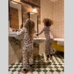 Liv Tyler Instagram - 💗jumping for joy 💗 Lula rose and sailor gene brushing their teeth . Happy happy birthday # 4 baby girl !!!! We love you to the farthest planet and back again. Night night 😴🥰 thank you grandma Bebe @realbebebuell for our favorite pajamas @davidbowie @the_real_iman ✨
