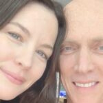 Liv Tyler Instagram - I am so excited to share with you that I will be doing a live workout with my dear friend @davidkirsch Tomorrow Tuesday may 26th at 10am EST I have known and worked out with david for over 20 years. He is my friend and hands down the best trainer i have ever known. He truly cares and David’s training transcends the purely physical and embraces family wellness , healthy lifestyle and the mind /body connection. Tomorrow , Tuesday may 26th at 10am EST we will go live here and @honeycomb.fit To workout and chat and giggle a lot , as i try to not fall over or knock my own tooth out with a dumb bell 🏃🏻‍♀️🤸🏾‍♀️🧘🏽‍♀️🏋🏼‍♀️ david will share some tips and helpful ideas with us about how we can try to feel our best mentally and physically in this very uncertain time . Please join us. It’s my first Instagram live ever !!! 🥰 @honeycomb.fit will be making a generous donation to a charity that is very important to me @thelunchboxfund transforming a child’s education one meal at a time. I support @thelunchboxfund, an incredible charity that provides over 30,000 at-risk children in Southern Africa with a daily school meal - helping each child get the nourishment and education they desperately need to build a life free of poverty. Right now, they’ve launched an emergency COVID-19 relief feeding program, helping get food to over 520,000 starving children and their families during the lockdown. https://www.thelunchboxfund.org