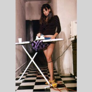 Liv Tyler Instagram - Oscar Sunday 2021 vibes 🥰 

1996 NYC the Chelsea hotel ... @bettinarheims @thefacemagazine