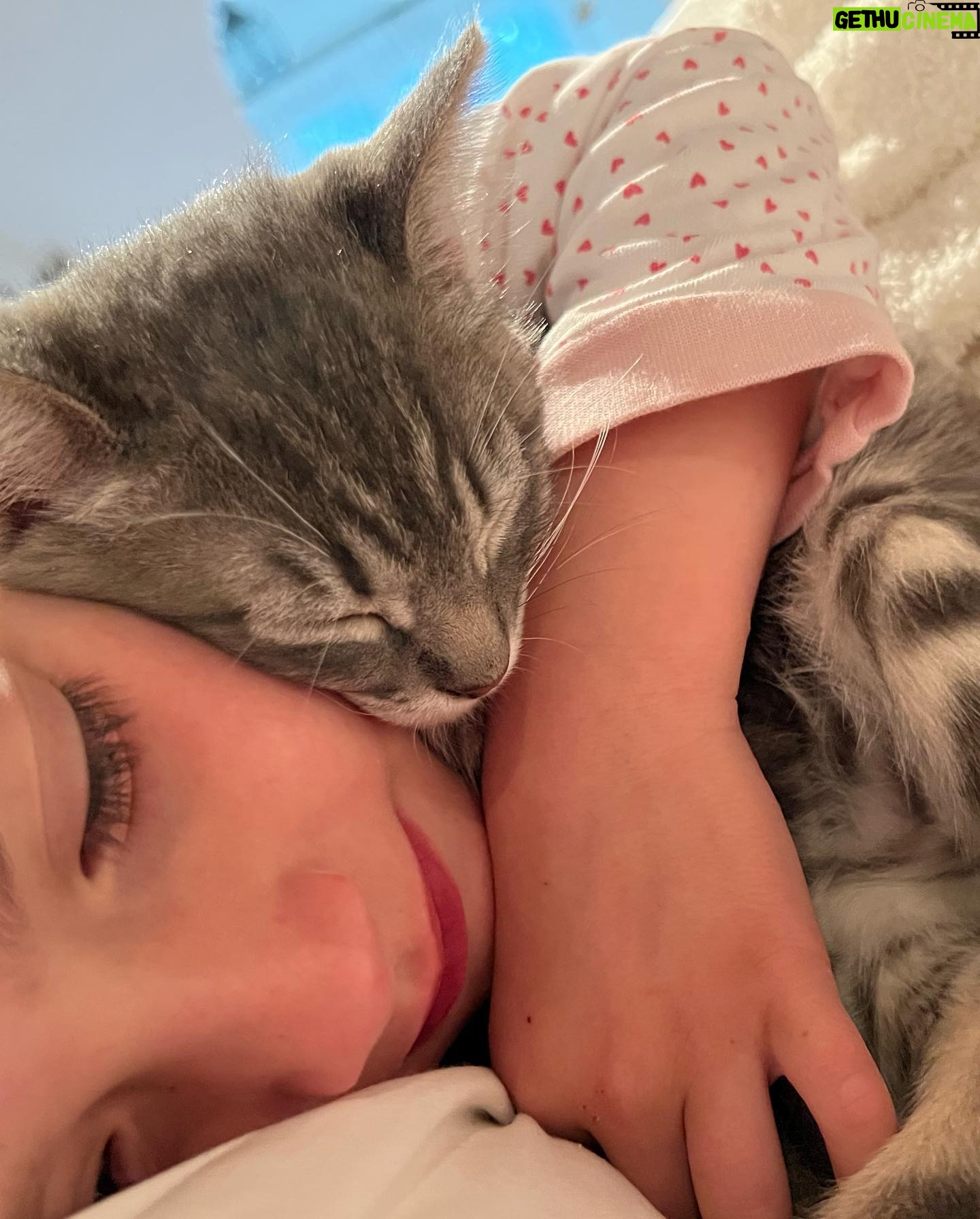 Liv Tyler Instagram - 💗 Sunday kind of love 💗