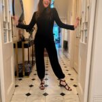 Liv Tyler Instagram - Sometimes you just gotta work a doorway 🕺🏽🤓👯‍♀️ can I just say @normakamali you are everything 💗