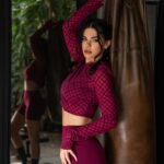 Livia Brito Pestana Instagram – Con todo a este lunes 🥊

Outfit: @alo @aloyoga 
📸: @nyusage