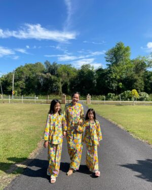 Liyana Jasmay Instagram - Raya ke-2 di Kuala Pilah , memakai baju kurung cotton sedondon @bayusomerset