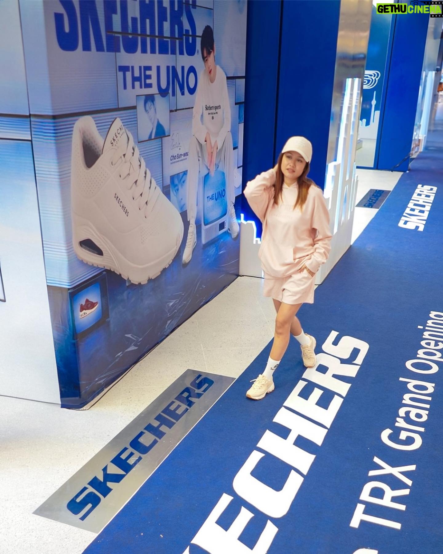 Liyana Jasmay Instagram - 🎉👟 Calling all Skechers lovers! The moment we've all been waiting for has finally arrived - the grand opening of Skechers The Exchange TRX yesterday! 🤩💫 But that's not all, you can also get your hands on Cha Eun-Woo inspired looks or even better, find similar styles at their stores or online at www.skechers.com.my 🛍️👀 Get ready to be inspired and elevate your style game with Skechers, because we're all about that friendly and fashionable vibe! #SkechersMY #SKECHERSXCHAEUNWOO #SkechersTheExchangeTRX #GrandOpening