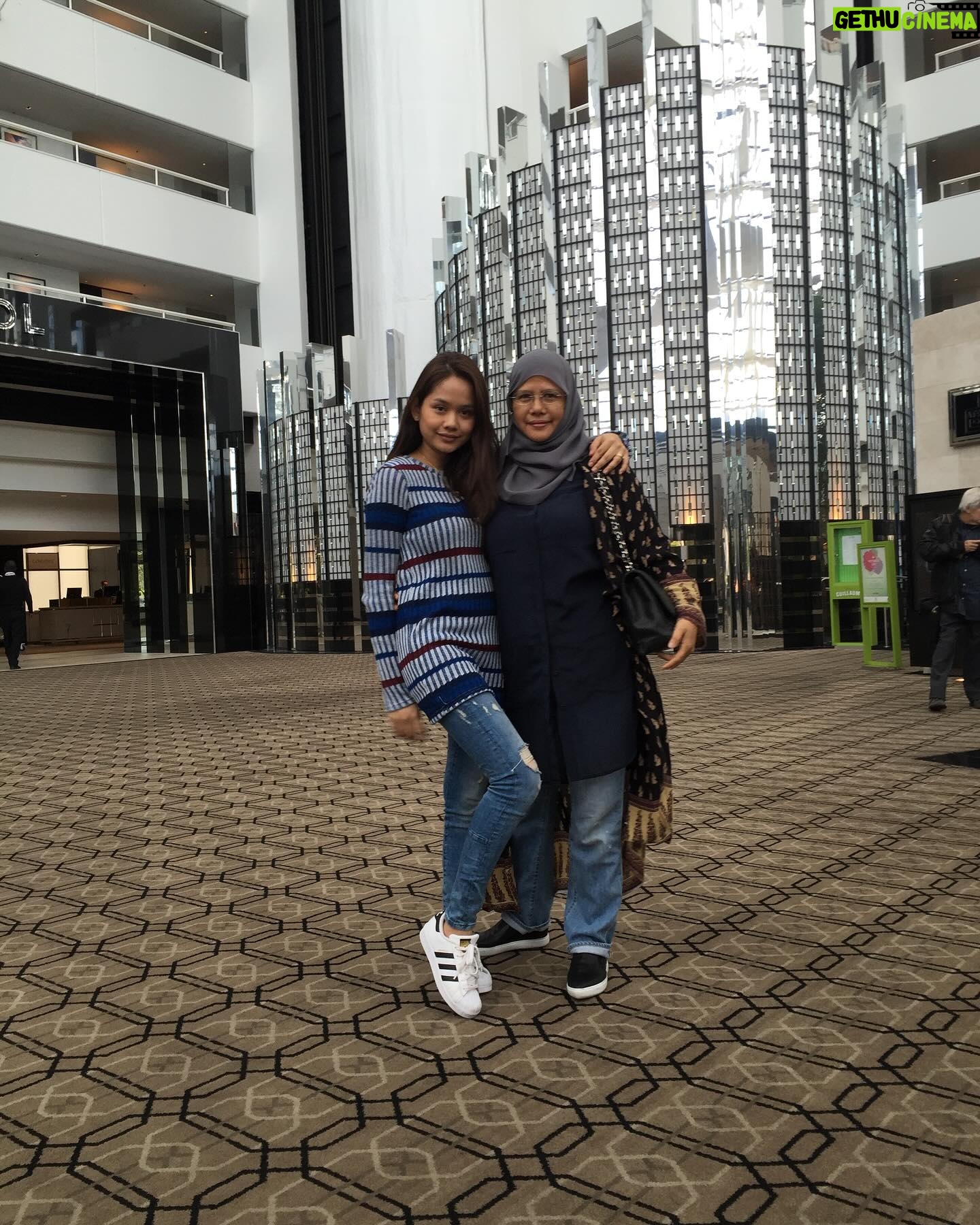 Liyana Jasmay Instagram - How amazing it is that Mama passed on Sofia's birthday last year. 12 May 2023 I told Sofia you have Neni forever in your heart and she leaves you on the day that you will never forget her. These two have amazing chemistry that sometimes Im too jealous! Al Fatiha to you Mama & Happy Birthday to my firstborn🩷