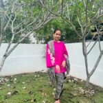 Liyana Jasmay Instagram – Baju dan kain from Datin Habsah. 
Angan angan nak jadi Datin Liyana🌸