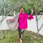 Liyana Jasmay Instagram – Baju dan kain from Datin Habsah. 
Angan angan nak jadi Datin Liyana🌸