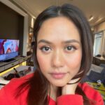 Liyana Jasmay Instagram – Lama tak selfies📸

Happy sikit sbb jawline mula muncul. Btw, I memang tak amik air manis dah dekat sebulan, ada cheat makan cake on friday and sikit2 sesuap dua ice cream. But kawalan utk diri harus tinggi utk mencapai weight idaman.