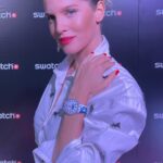 Liz Solari Instagram – Entrando a la Usina del Arte junto a @swatch_ar 🖤🪄🎶💃💋
 
Look @sadaels @jj__jwl 
St @natcecchinato 
Pelo @nacholopezfagalde 
Mkup @rikivalles