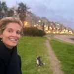 Liz Solari Instagram – ¡Hola Montevideo! Ya llegamos y va a ser nuestra casa por un buen tiempo mientras filmo una serie de la que poco puedo hablar pero estoy muyyy feliz de ser parte. ¡Allá vamos! 🙏🏻🎥🤩 

¡Ah! Si tienen tips de esta maravillosa ciudad bienvenidos son 😘