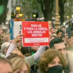 Liz Solari Instagram – @leysintientes estuvo presente junto a cientos de personas que marcharon en Buenos Aires, frente al Congreso de la Nación demandando el fin de la traccion a sangre el fin de la cosificacion de los animalea para ser explotados por el hombre.

Los animales no son cosas. La Ley Argentina debe considerarlos sintientes y sujetos de derecho. Firmá y compartí nuestra petición en bio.

@leysintientes was present marching with hundreds of people in the streets of Buenos Aires, in front of the Argentinian Congress to demand the end of blood traction and the end of animal objectivisation. Animals are not objects! The Argentine Law must consider them Sentient and subject to law. Sign and share our petition. Direct link in Bio. 

🙏🏻❤️🐾💪🏾🕊

#animalliberarion #animalovers #nomastas #leysintientes #liberacionanimal #argentina