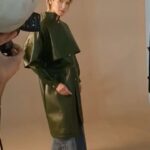 Liz Solari Instagram – FeLiz con mi tapa @lofficielarg vestida con cuero de cactus. 🌵💃📸

‘El uso y consumo de materiales hechos a base de plantas en la Industria Fashion es el camino para salvar la vida de millones de animales y reducir significativamente la contaminación y la deforestación en la Tierra. 
Como consumidores tenemos una gran responsabilidad. Debemos consumir menos, y asegurarnos que no implique crueldad en otros seres’

Los invito a leer mi entrevista completa y a ver el Documental SLAY @slay.film para informarse sobre el gravisimo impacto del uso de materiales obtenidos de la explotación de animales’

Acceso directo en mi bio y en mi web www.lizsolari.net 🤍

Gracias a todo el gran equipo 🤩 @madametorrejon Fotografías: @gastonpaci Cover Look @milagrospereda Estilismo: @delfina_tulli. 
Maquillaje: @rikivalles. Peinado: @galosapaia para @_nichestudio con productos @Schwarzkopfpro.arg. Asistente de estilismo: Sofía Perez Millán. Asistente de fotografía: @natashaventuriero. Posproducción: @bruleretouch. Entrevista: @delfinakrusemann.

#GoVegan #Cuero #Pieles