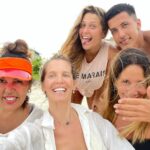 Liz Solari Instagram – Con uds el carrete de la felicidad.

#vacaciones #renovacion #sanacion #agradecer