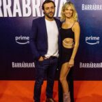 Liz Solari Instagram - Carrete de la Gran Premier de #Barrabrava ❤️‍🔥🎬💃 Gracias @jesusbraceras por confiar en mi para encarnar a Celeste. Felicitaciones a vos, a mis compañeros y a TODO el Gran equipo humano y de talentos que hizo esto posible. Y vos…Prepárate. 23 DE JUNIO @primevideolat Gracias a mi equipo de sueño: Look @_camilaromano St @natcecchinato H @nacholooezfagalde M @rikivalles Joyas @ciprianojoyas Cartera @rya.thelabel Botas @mono.fuk #Premier #TvSerie #PrimeVideo #LizSolari
