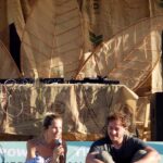 Liz Solari Instagram - Un minuto mágico de la meditación guiada por @liz_solari con la música interdimensional de @matiasprimo_ que se llevó a cabo conectando un árbol 🌳cuyo pulso eléctrico ⚡️es registrado través de un dispositivo y transformado en partitura. Matias utiliza instrumentos y sonidos para que con su música 🎶 podamos acercarnos, conectarnos y recibir los mensajes de los árboles. La meditación fue inspirada en Sanación del mundo del libro Meditaciones Para Un Viaje Interior por @cherchevalier_author y Liz Solari. 🙏🏻🧘‍♀️✨ Agradecemos especialmente la invitación de la exitosa edición 2023 de @bio.feria y del luminoso espacio de conciencia creado por @conscienciawao @comunidadempoderativa. Y a @arvol.io por cedernos nuestro árbol protagonista. ¡Y a todos los que se hicieron presentes para viajar juntos! Encontrá la meditación completa en los canales de Youtube #InnerJourneywithLizSolari y/o Matías Primo Look 🤩 Mi mono @sadaels y mi estilista @natcecchinato Gracias ❣️ 🙏🌍🌲🎶🧘‍♀️✨🧘🏻‍♂️🌞 #Musica #Meditacion #BioFeria