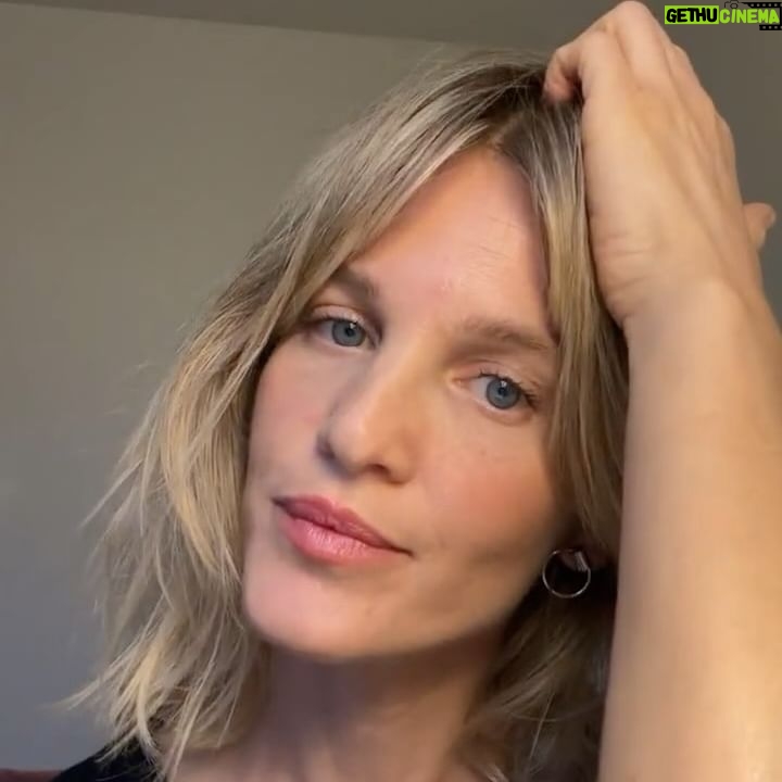 Liz Solari Instagram - VIVO sobre VITTO PERRO CALLEJERO ABUSADO SEXUALMENTE POR MENORES DE EDAD EN CAMPANA 🙏🏻🐕💔 Charla con Silvia, Presidenta de @apacampana quienes lo cuidaron y le dieron dignidad previo a que muera. Van 3 videos de 13 minutos informando lo que necesitas saber de este caso. ¿Y VOS QUÉ PENSAS SOBRE ESTE CRIMEN? Segui y apoyá @leysintientes así sacamos a los animales de la categoría de COSAS y hacemos justicia. #abusosexual #maltratoanimal #leysintientrs #justiciaporvitto