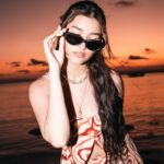 Liza Soberano Instagram - Catching rays with my faves ☀️