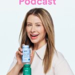Lo Bosworth Instagram - Money can put stress on your relationship, but it doesn’t have to be that way ❤️ TOMORROW - @your.richbff is on #GutFeelings to help make financial conversations less stressful - tune in at the link in my bio! 📩 Don’t forget to DM me more of your questions!