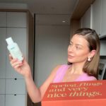 Lo Bosworth Instagram - I’m so excited that the @lovewellness pH Balancing Cleanser is in the Spring @fabfitfun box! Sign up at fabfitfun.com and use code splove20 for 20% off your first box 💖