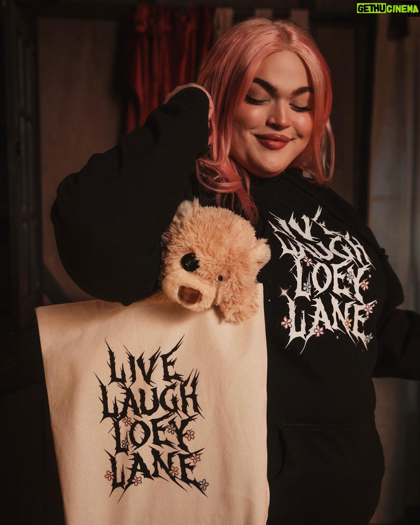 Loey Lane Instagram - LIVE LAUGH LOEY LANE FOREVER… or at least until March 4th 🥹 MERCH HAS BEEN EXTENDED!!! Everyone say “thank you @merchlabs besties”!!! Those little cutie pies heard me out when I said that so many of you had asked me to extend the sale for just one more week. Hopefully you can get your hands on the collection, we still have the full size range up to a 5XL available for y’all to snag. Thank you thank you thank you for your support. 💓