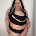 Loey Lane Instagram - I love that we all collectively agreed that this was *the* swimsuit from yesterday’s haul video 🖤 Will it stand up to water? Maybe not!!! Will it give me really weird tan lines? Probably! Do I really care when I look this good? No… no I don’t 💁🏻‍♀️ #plussize #plussizeedition #bikini