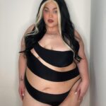 Loey Lane Instagram - I love that we all collectively agreed that this was *the* swimsuit from yesterday’s haul video 🖤 Will it stand up to water? Maybe not!!! Will it give me really weird tan lines? Probably! Do I really care when I look this good? No… no I don’t 💁🏻‍♀️ #plussize #plussizeedition #bikini