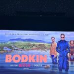 Loey Lane Instagram - Bodkin WORLD PREMIERE baby!!! What a show! A true crime podcast trio that uncovers a deeper mystery hidden in a quiet town in Ireland? You know I can’t wait to watch the rest (on @netflix May 9th heheheheh) thank you thank you for having me 🦋 Top: @torrid Pants: @hottopic Belt & boots: @torrid