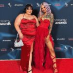 Loey Lane Instagram - It was so nice of the Streamys to roll out the red carpet just so I could debut my new hair era 🥰 Thanks for having me @streamys ❤️ AND thanks to my bestie @snitchery for being the best and hottest and most fun date a girl could ask for ✨