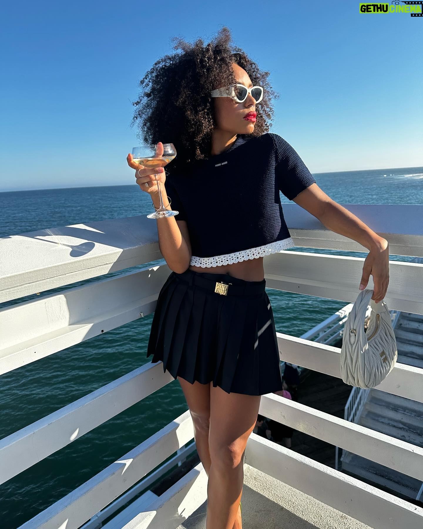 Logan Browning Instagram - @miumiu summer club 🌊🛥️ (authentic convos, luxe looks, perfect weather, that fun claw game with prizes, lobster rolls, vibey music, @georgiagetsby’s first performance, tarot, & ice cream!) thank you for having me 🤍 #miumiu #miumiuclub