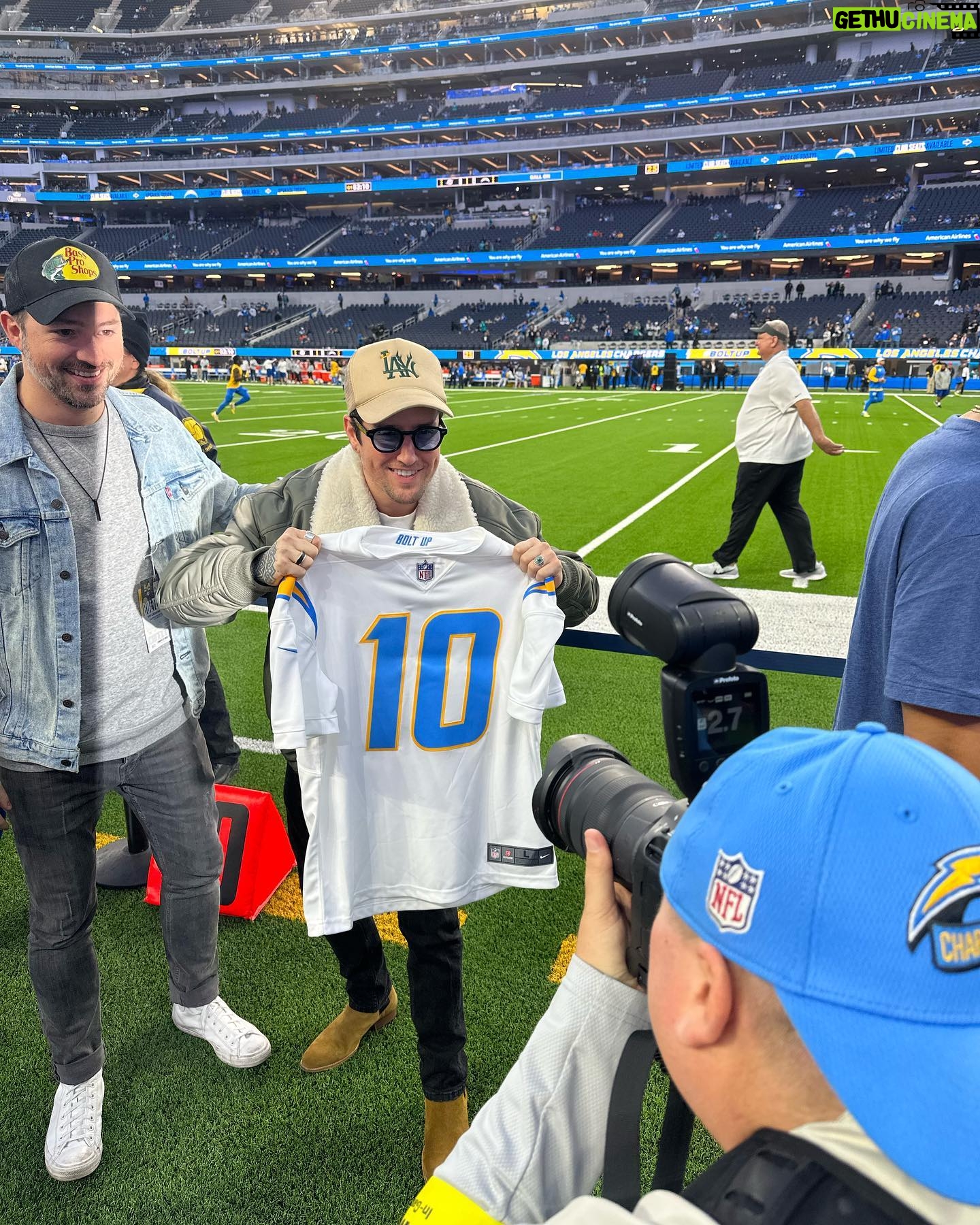 Logan Henderson Instagram - This is what Sunday night football is all about! Pre gamed at the @toyotasocal patio club, went down to the field to see my first @chargers game & took home a win! Thanks for a great night #ToyotaSoCal and #Chargers! #Ad