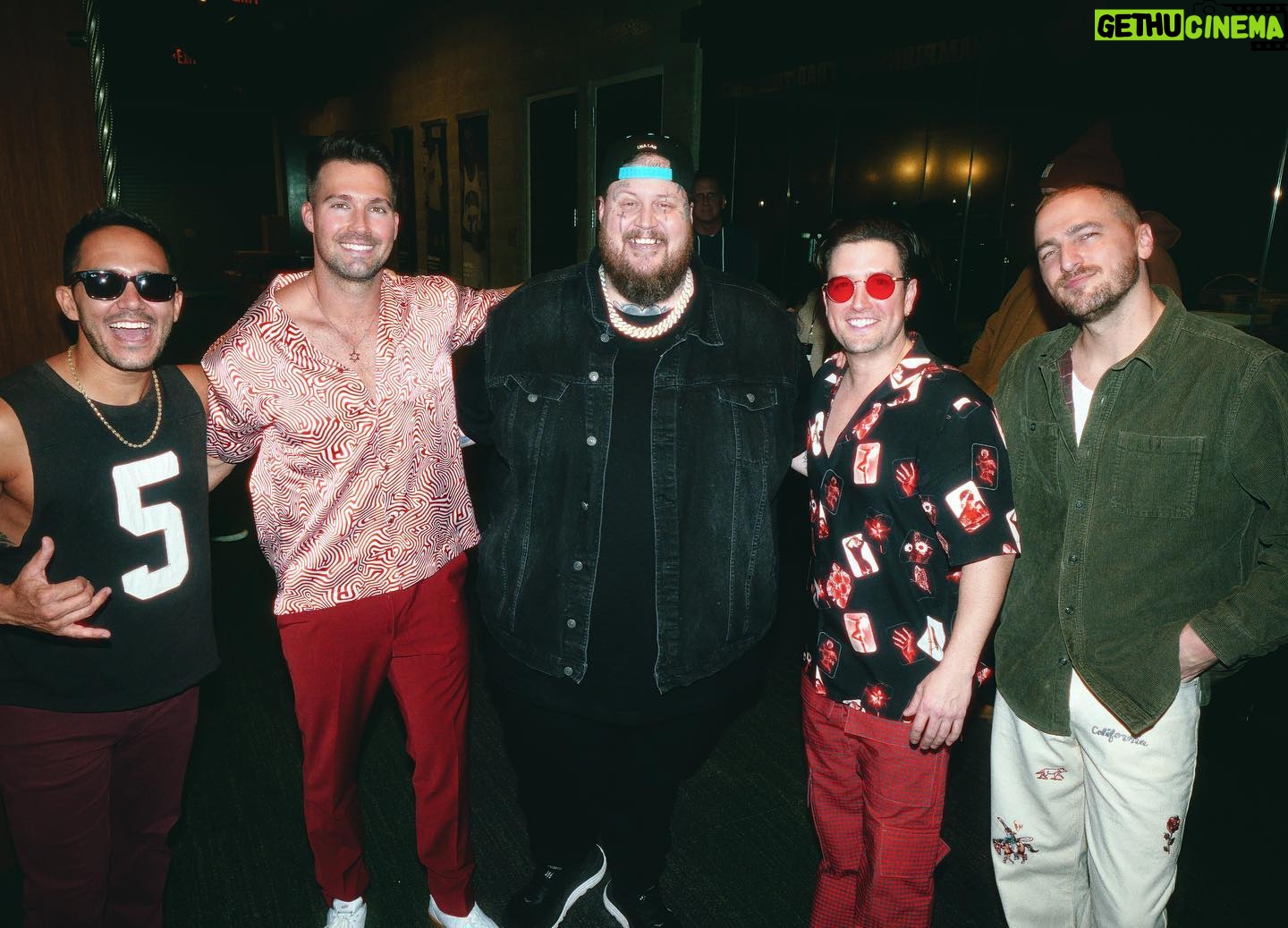 Logan Henderson Instagram - Getting in the holiday spirit with the best @iheartjingleball crew!