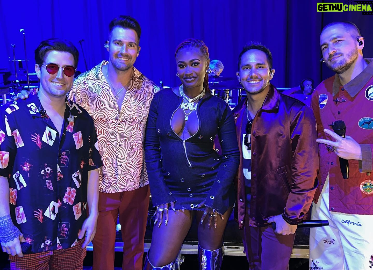 Logan Henderson Instagram - Getting in the holiday spirit with the best @iheartjingleball crew!