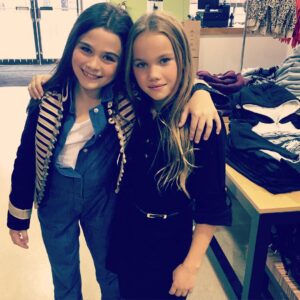 Lola Flanery Instagram - Work & Play w/ @paisleymst.onge 🌟🎉📷👯😻💋 #funafterthephotoshoot #shopandshoot #urbankids #photoshoot #minimodels