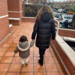 Lolita Instagram - Son de esos días que me lleno de energía de mi #nala de mi hija @elenafuriase y de mi yerno @gonzalos.g que hoy además ha perdido a su abuela Mila , una mujer única , desde aquí vaya todo mi amor a mi consuegra @sonsoles_mg @javiermartingarea y @susana_martingarea y a lo hermanos de mi yerno @mielsierra y @nachosiierrra al fin y al cabo mi familia , pero me he quedado con las ganas de ver a mi nieto #noah estaba en el cole y yo hoy tengo compromisos que no puedo eludir , pero sabe que es el amor de mi vida , Mila te recordaré siempre un beso a todos de parte de esta familia mia que también es la vuestra