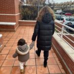 Lolita Instagram - Son de esos días que me lleno de energía de mi #nala de mi hija @elenafuriase y de mi yerno @gonzalos.g que hoy además ha perdido a su abuela Mila , una mujer única , desde aquí vaya todo mi amor a mi consuegra @sonsoles_mg @javiermartingarea y @susana_martingarea y a lo hermanos de mi yerno @mielsierra y @nachosiierrra al fin y al cabo mi familia , pero me he quedado con las ganas de ver a mi nieto #noah estaba en el cole y yo hoy tengo compromisos que no puedo eludir , pero sabe que es el amor de mi vida , Mila te recordaré siempre un beso a todos de parte de esta familia mia que también es la vuestra