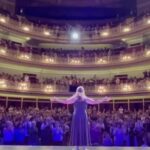 Lolita Instagram - Gracias #oviedo Gracias al publico que me ha llenado hasta el cielo este @teatrocampoamor gracias al @aytoviedo a @cimarroj @pentacionespectaculos @zapardielarbas @luisluquecabrera @pilarcontrerasgarrido @christianmolca #nicosanchez @muchoartemanagement y a mis amigos @dolores_oconnor por esta pulsera y colgante que me ha regalado de la virgen de Covadonga y a Miguel @hotelpiedrasasturias y a su mujer , porque siempre me demuestran su cariño gracias #asturias de verdad y de corazón Asturias patria querida o puedo estar más agradecida al universo y a Dios por lo que me da gracias gracias
